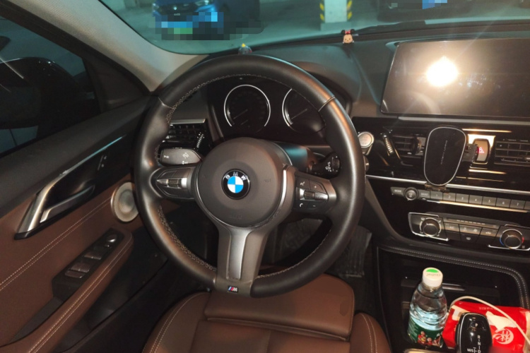 宝马1系 2023款 120i M运动曜夜版中控内饰13