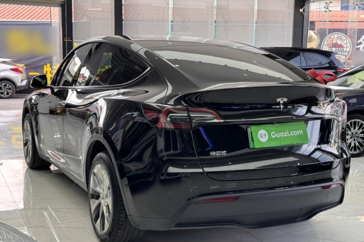 特斯拉 Model Y 2023款 长续航全轮驱动版车身外观6004