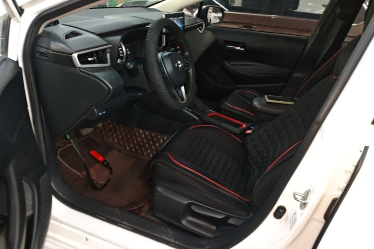 丰田 卡罗拉 2019款 1.2T S-CVT GL-i精英版中控内饰19