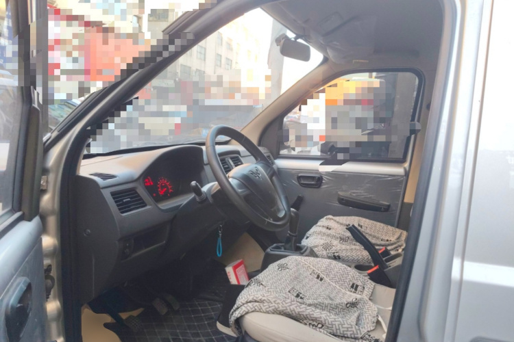 五菱汽车 五菱荣光S 2023款 1.5L 基本型 5/7座中控内饰20