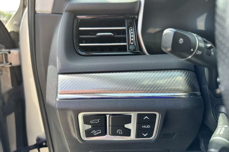 红旗HS5 2019款 2.0T 智联旗享版中控内饰7007