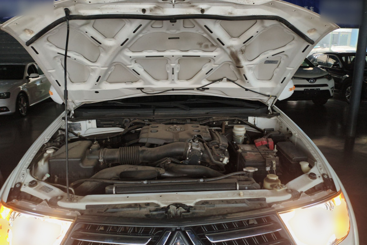 三菱 帕杰罗·劲畅 2013款 3.0L 自动两驱豪华版局部细节24