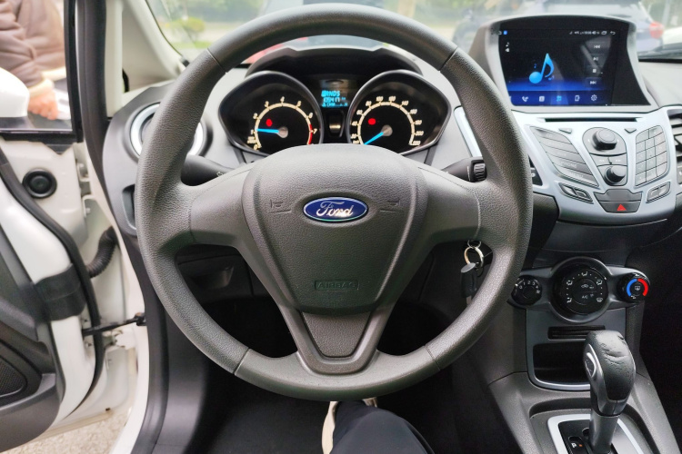 福特 嘉年华 2013款 两厢 1.5L 自动时尚型中控内饰13