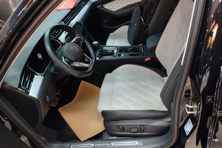 大众 迈腾 2023款 200万辆纪念版 330TSI DSG豪华型局部细节19