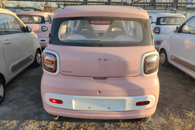 奔腾小马 2026款 222km 萌趣马 Plus车身外观6