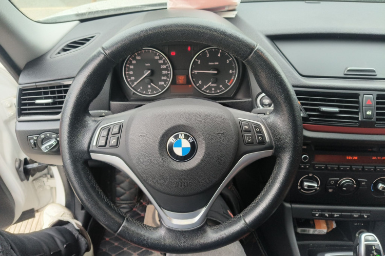 宝马X1 2015款 sDrive18i 时尚晋级版中控内饰13