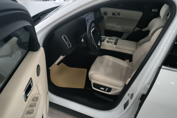 理想汽车 理想L7 2024款 Ultra中控内饰20