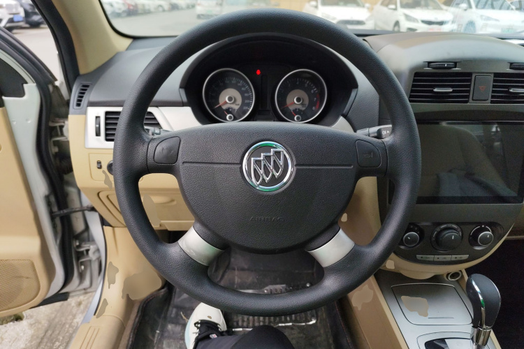 别克 凯越 2013款 1.5L 自动经典型中控内饰13