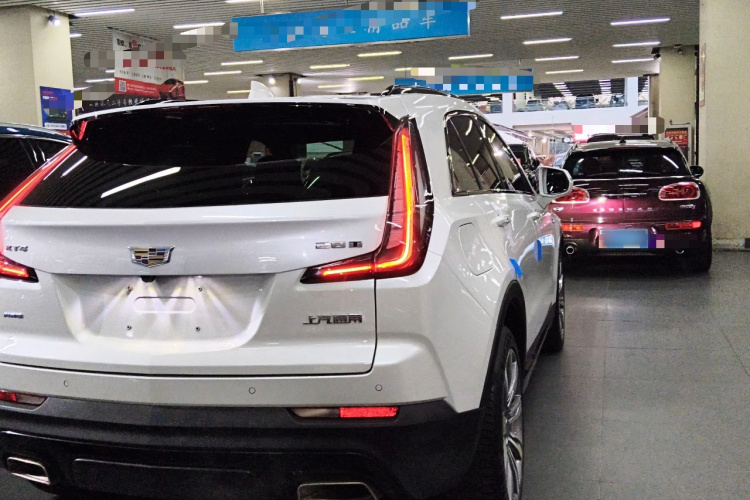 凯迪拉克XT4 2020款 改款 28T 四驱铂金运动版车身外观7