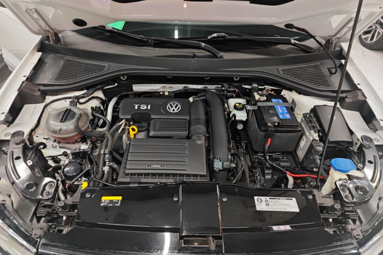 大众 T-ROC探歌 2019款 230TSI DSG两驱R-Line机舱底盘24