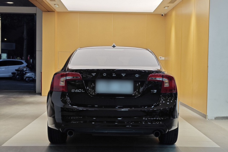 沃尔沃S60 2017款 S60L T3 智进版车身外观6003