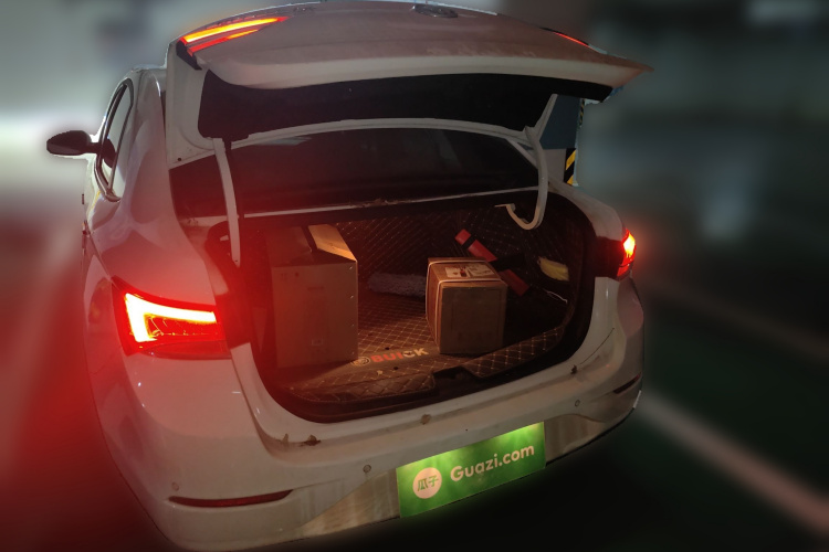 别克 英朗 2021款 改款 典范 1.5L 自动精英型中控内饰23