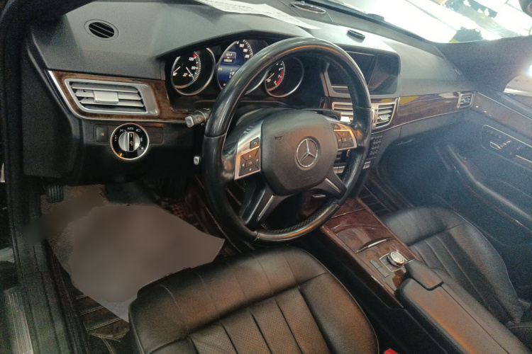 奔驰E级 2015款 E 200 L中控内饰7002