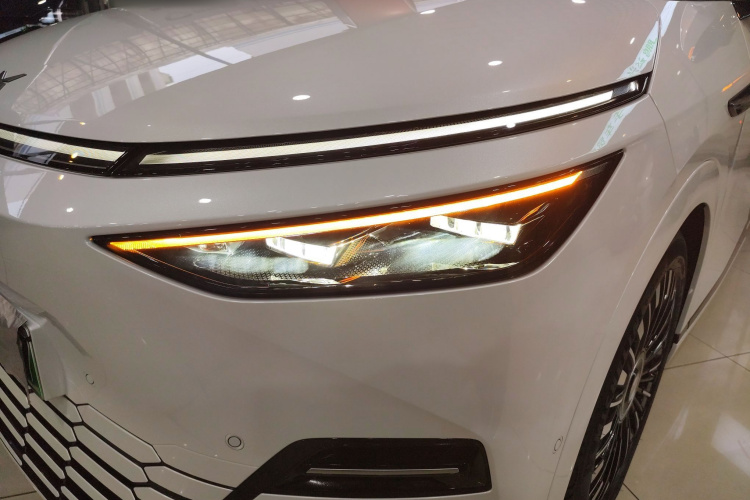 小鹏X9 2025款 740超长续航 Max局部细节36