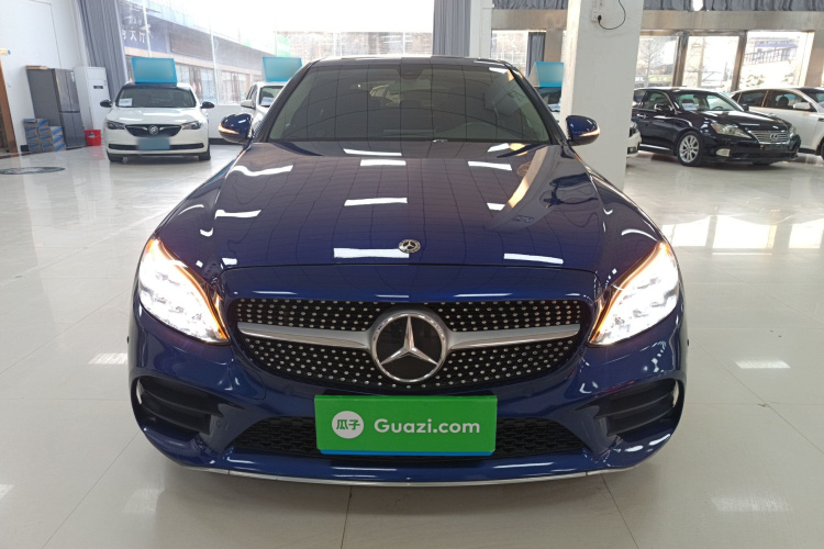 奔驰C级 2019款 C 180 L 时尚型运动版车身外观2