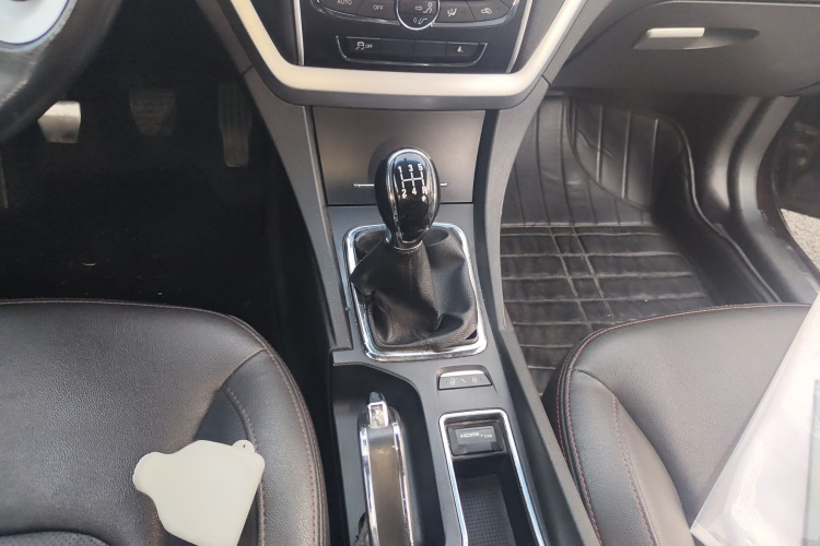 吉利汽车 帝豪 2015款 三厢 1.5L 手动向上版局部细节18