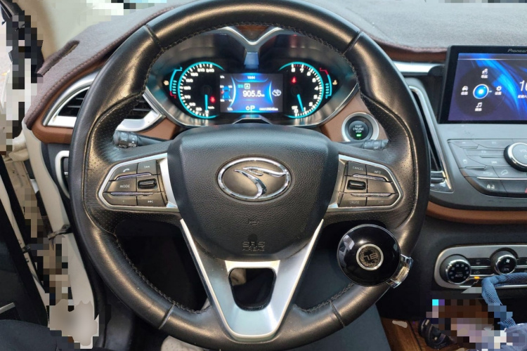 东南DX7 2015款 1.5T 自动尊贵型中控内饰13