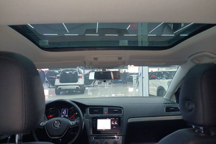 大众 高尔夫 2020款 200TSI DSG舒适进取版中控内饰22