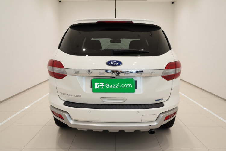 福特 撼路者 2016款 2.0T 汽油自动四驱旗舰版车身外观6