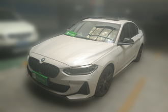 宝马1系 2021款 改款 125i M运动曜夜版