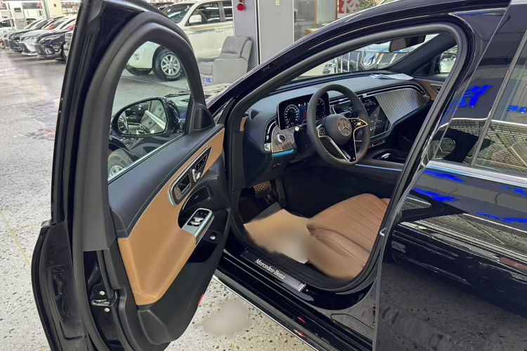 奔驰E级 2025款 E 300 L 时尚型中控内饰7001