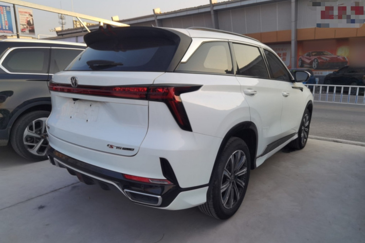 长安CS75 PLUS 2023款 第三代 1.5T 自动尊贵型车身外观7