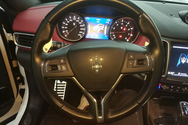 玛莎拉蒂 Levante 2019款 3.0T 标准版 国VI中控内饰13