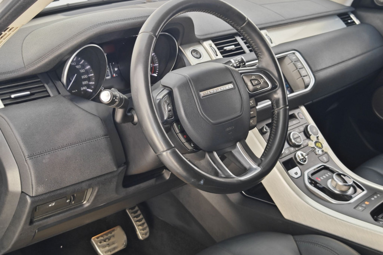 路虎 揽胜极光 2015款 2.0T 五门智耀版中控内饰7012