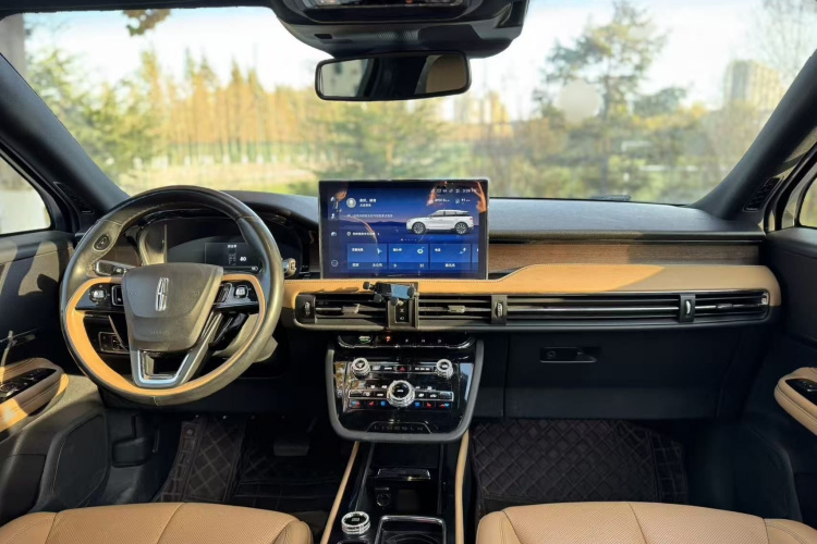 林肯 冒险家 2022款 2.0T 两驱尊雅版中控内饰7004