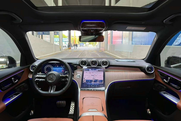 奔驰GLC 2023款 GLC 300 L 4MATIC 动感型 7座中控内饰7001