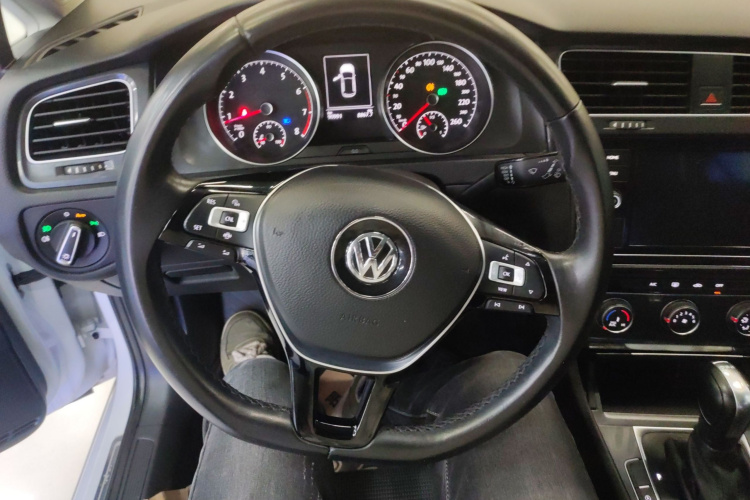 大众 高尔夫 2019款 280TSI DSG舒适型 国V中控内饰13