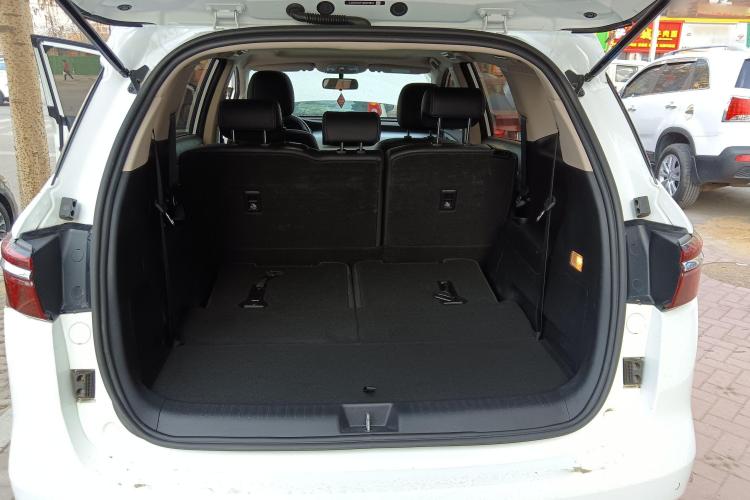 比亚迪 宋MAX 2021款 升级版 1.5T 自动豪华型 7座局部细节23