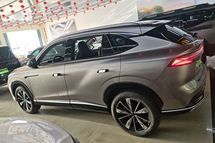 荣威RX5 2023款 1.5T 优越版车身外观4