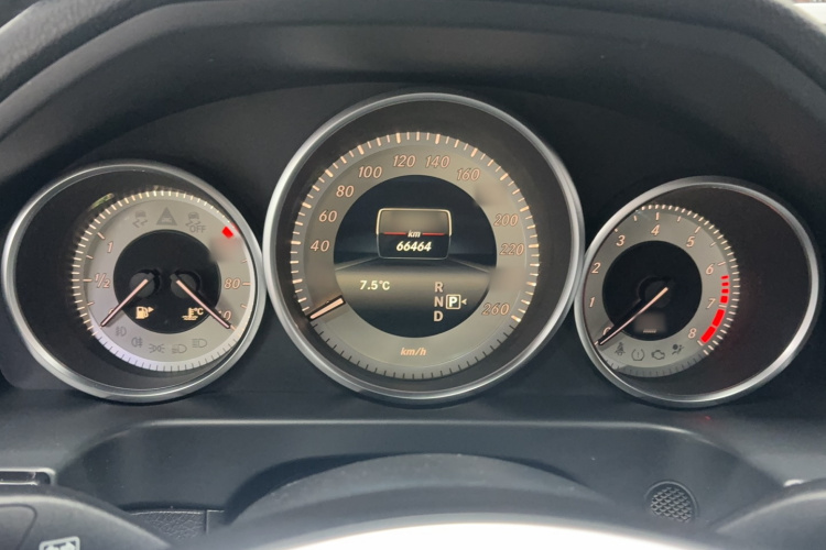 奔驰E级 2015款 E 200 L 运动型局部细节14