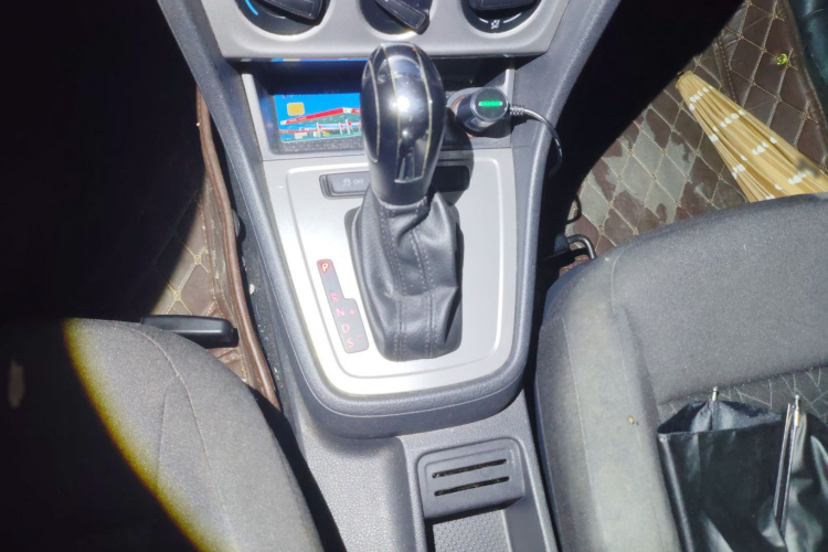 大众 朗逸 2013款 改款经典 1.6L 自动风尚版局部细节18