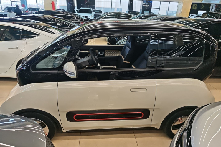 宝骏KiWi EV 2021款 设计师 磷酸铁锂车身外观6003