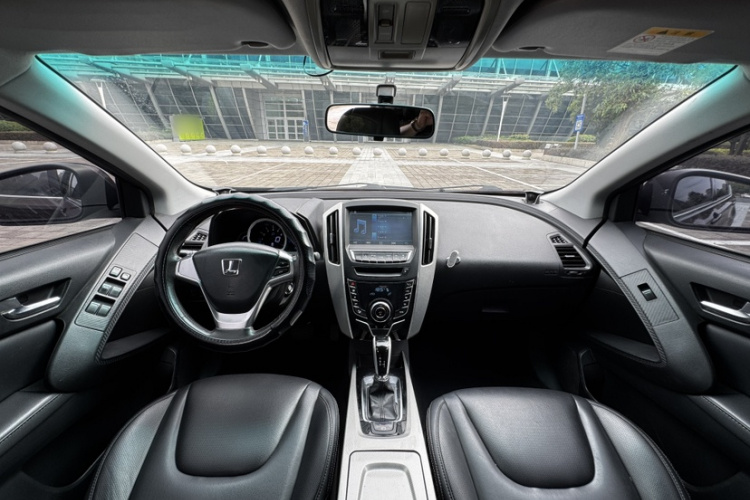 纳智捷 优6 SUV 2017款 1.8T 科技超值型中控内饰7001