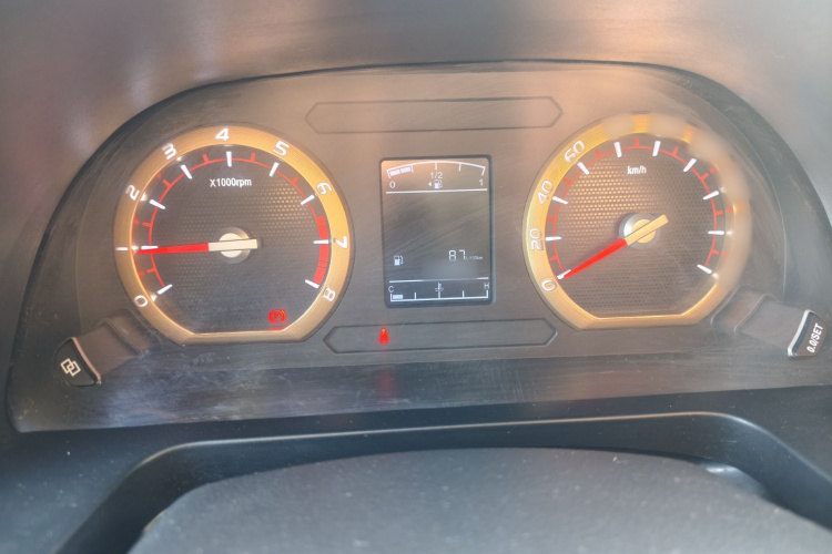 东风风行 菱智 2023款 M5L 1.6L 舒适型 9座局部细节14