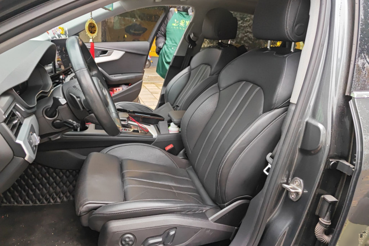 奥迪A4L 2022款 40 TFSI 时尚动感型中控内饰19