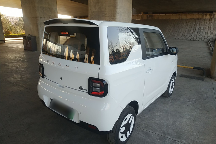 吉利银河 熊猫 2025款 210km 元气熊车身外观7