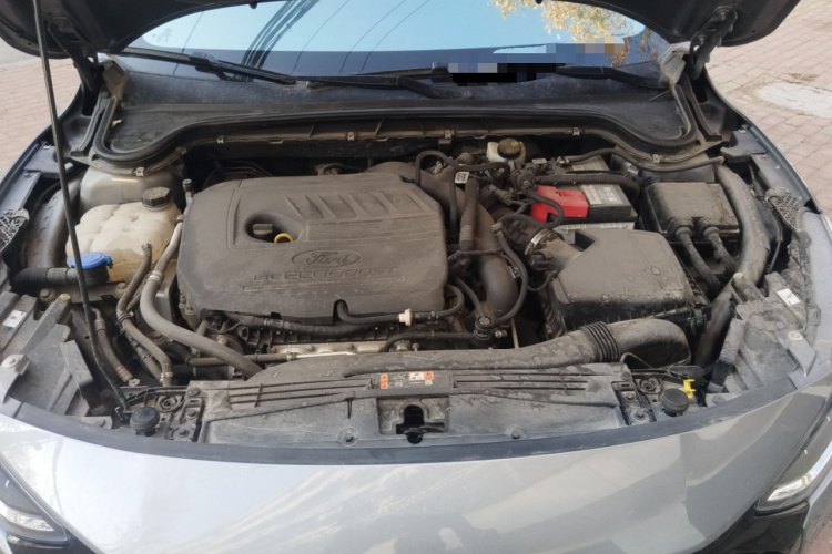 福特 福克斯 2022款 两厢 EcoBoost 180 自动竞速版局部细节24