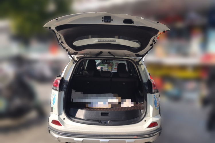 丰田 RAV4荣放 2019款 2.0L CVT两驱风尚X限量版 国VI中控内饰23