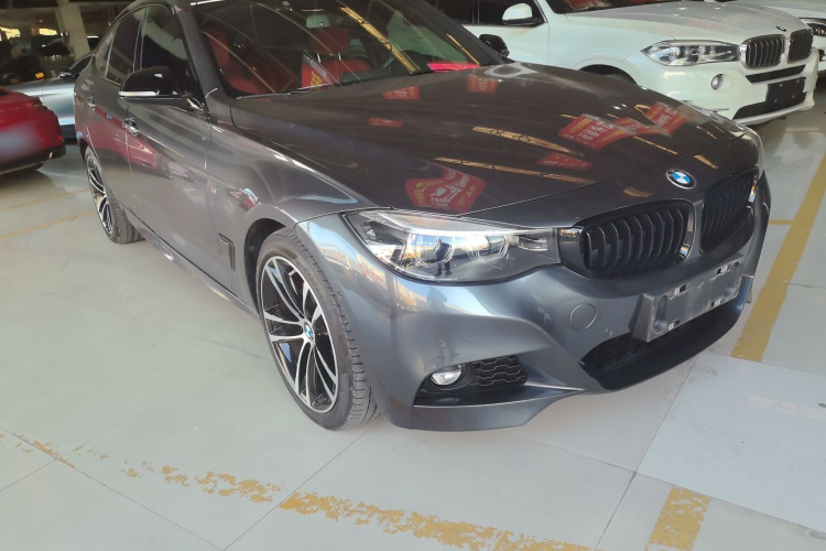 宝马3系GT 2020款 330i M运动曜夜版车身外观3