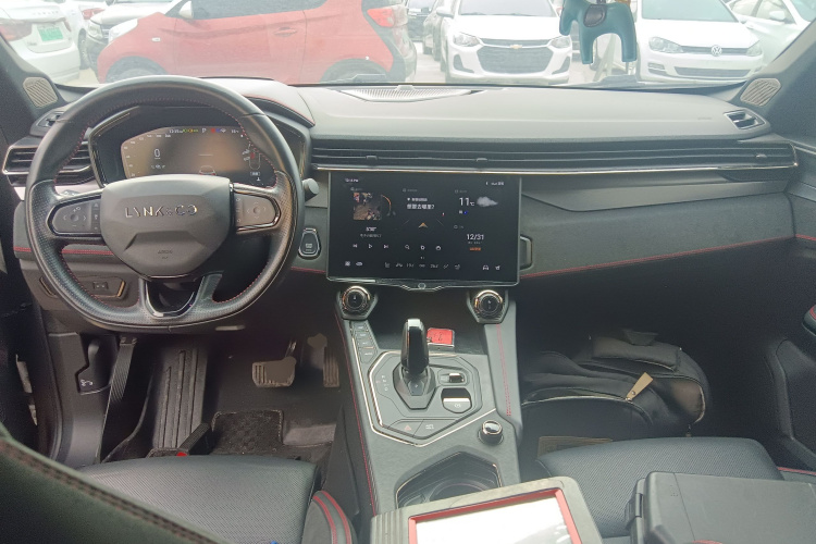 领克05 2020款 2.0TD 四驱劲Halo中控内饰12