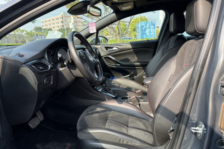 别克 威朗 2016款 两厢GS 20T 双离合纵情运动型局部细节19