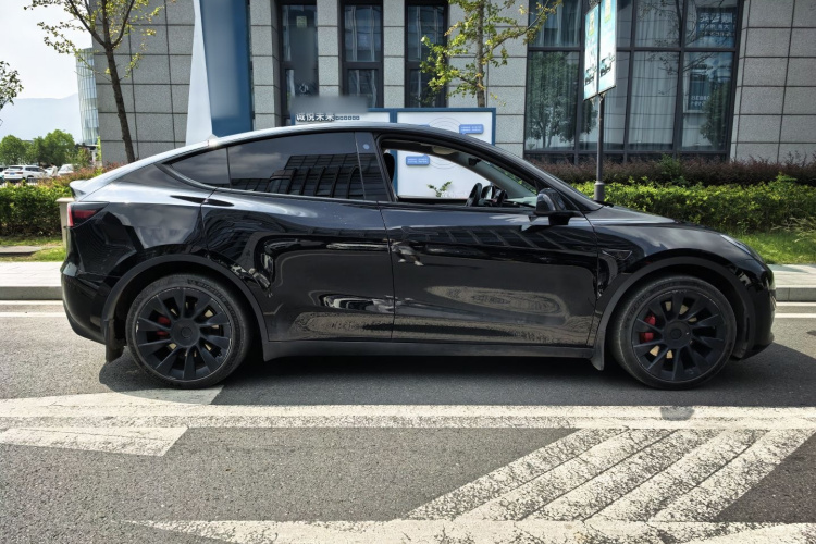 特斯拉 Model Y 2022款 长续航全轮驱动版车身外观6004