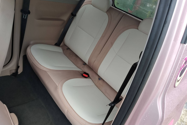 吉利银河 2023款 熊猫mini 200km 耐力熊中控内饰7004