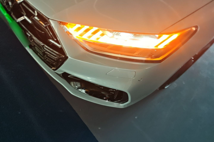 奥迪A7L 2024款 45 TFSI quattro RS 套件竞速版局部细节36