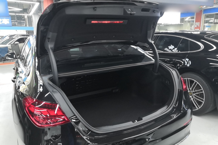 奔驰C级 2022款 C 260 L局部细节23