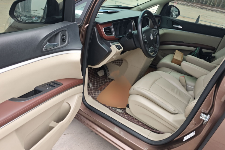 别克GL8 2018款 28T 豪华型 国VI中控内饰7003